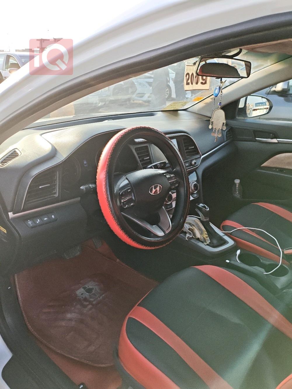 هیوندای ئەلەنترا